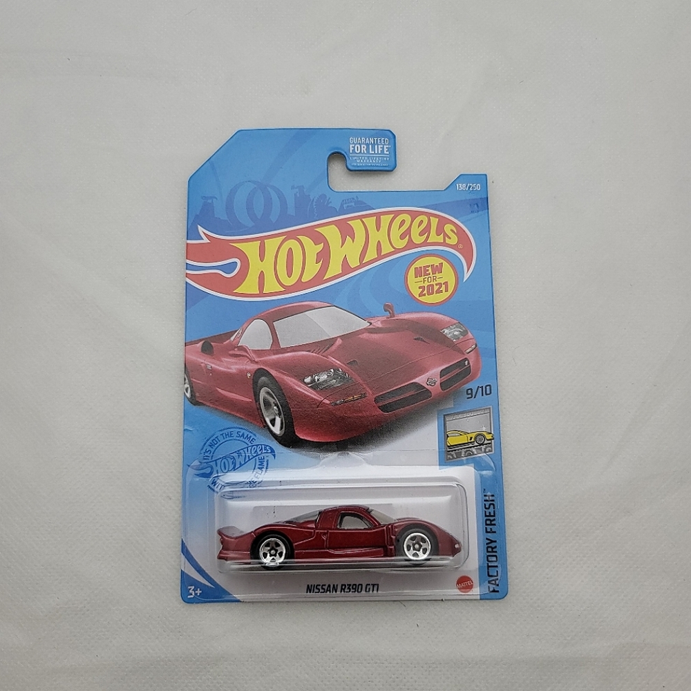 Hot Wheels Nissan R390 GT1 FACTORY FRESH